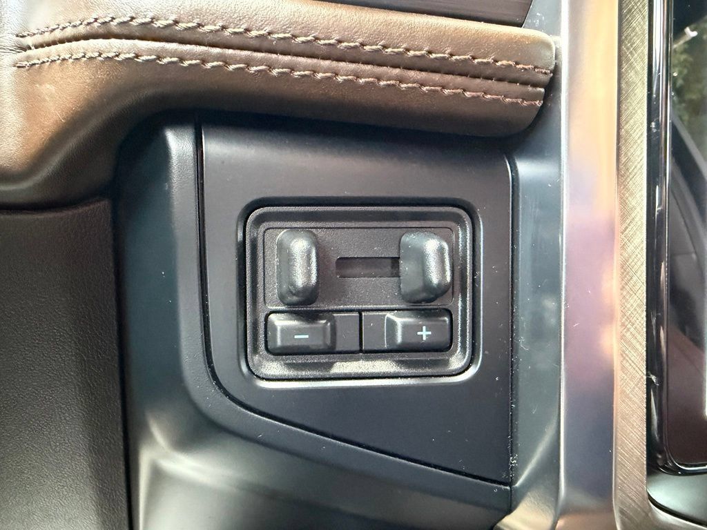 Used 2023 Ford Expedition Max King Ranch AWD/4WD image 32