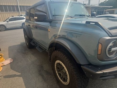 Used 2022 Ford Bronco Badlands w/ Sasquatch Package AWD/4WD image 4