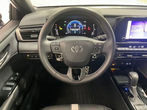 Used 2026 Toyota Camry SE FWD image 7