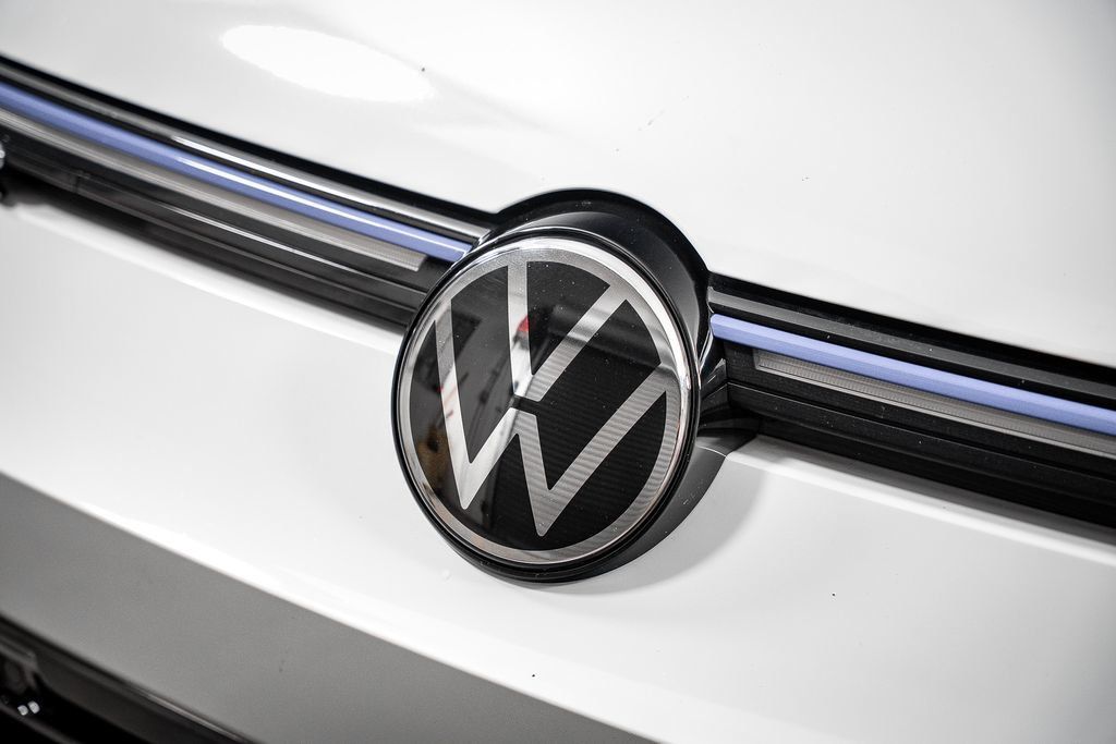 Used 2024 Volkswagen Golf R AWD/4WD image 20