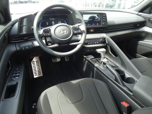 New 2026 Hyundai Elantra Sport FWD image 13