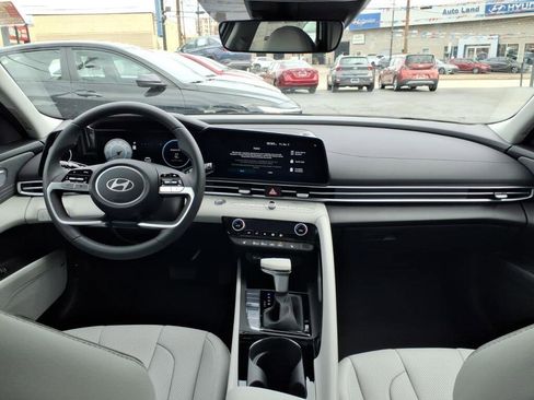 New 2026 Hyundai Elantra Limited FWD image 7