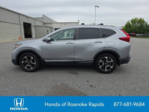 Used 2018 Honda CR-V Touring image 2