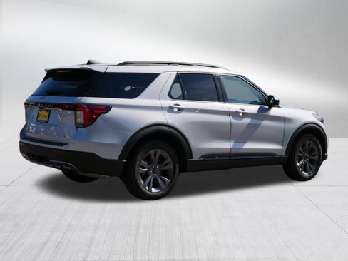 Used 2026 Ford Explorer Active w/ Active Comfort Package AWD/4WD image 7
