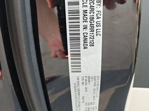 Used 2024 Chrysler Pacifica Touring-L FWD image 27