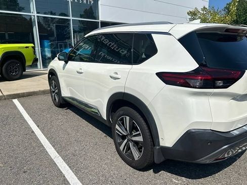 Used 2022 Nissan Rogue SL w/ SL Premium Package FWD image 12