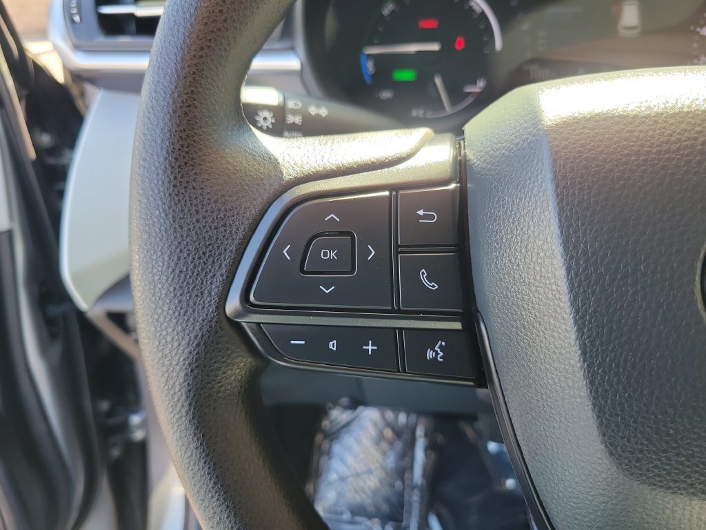 Used 2026 Toyota Sienna LE FWD image 24