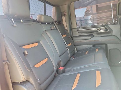 Used 2024 GMC Sierra 2500 AT4 w/ AT4 Preferred Package AWD/4WD image 17