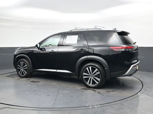 Used 2024 Nissan Pathfinder Platinum w/ Cargo Package image 7