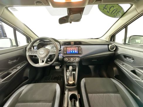 Used 2024 Nissan Versa SV FWD image 3