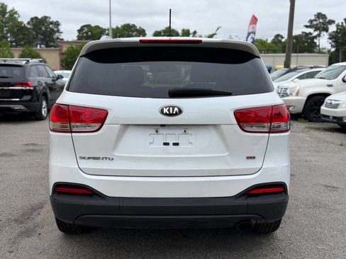 Used 2016 Kia Sorento FWD image 7
