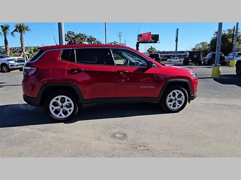 Used 2025 Jeep Compass Sport image 35