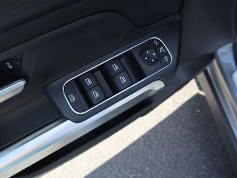 New 2026 Mercedes-Benz GLB 250 4MATIC image 18