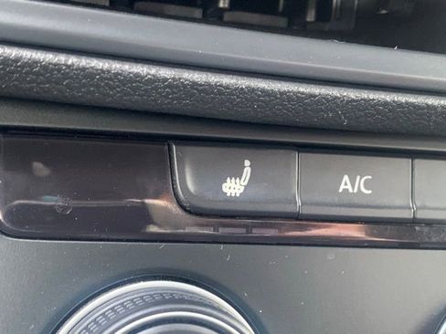 Used 2024 Volkswagen Jetta Sport image 17