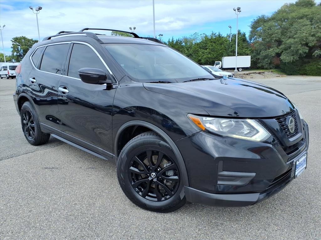 Used 2018 Nissan Rogue SV FWD image 1
