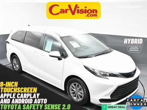 Used 2024 Toyota Sienna LE image 1