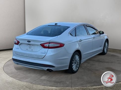 Used 2016 Ford Fusion SE w/ Equipment Group 502A image 7