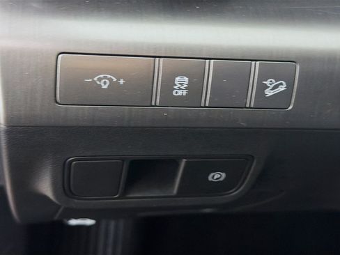 Used 2025 Hyundai Kona SEL FWD image 16
