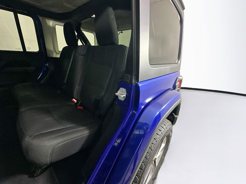 Used 2019 Jeep Wrangler Unlimited Sahara AWD/4WD image 26