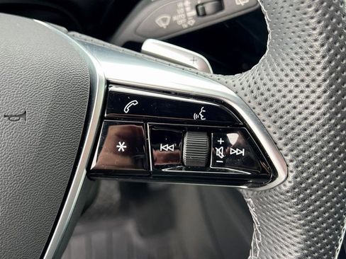 Certified 2023 Audi e-tron S Premium Plus image 26