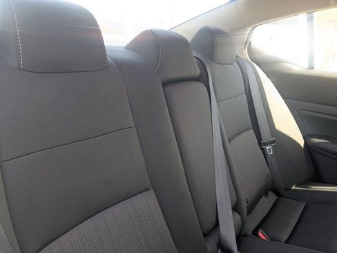 Used 2025 Nissan Altima 2.5 SV FWD image 29