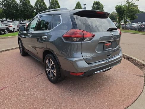 Used 2019 Nissan Rogue SV w/ Premium Package AWD/4WD image 3