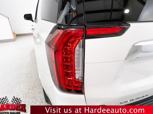 Used 2021 GMC Yukon Denali AWD/4WD image 9