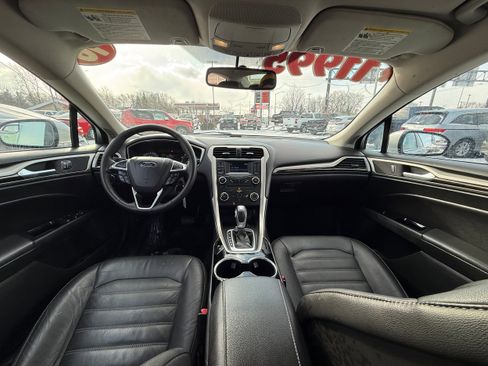 Used 2016 Ford Fusion SE w/ Equipment Group 202A image 6