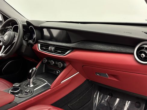 Used 2019 Alfa Romeo Stelvio image 36