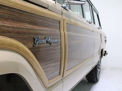 Used 1989 Jeep Grand Wagoneer image 37