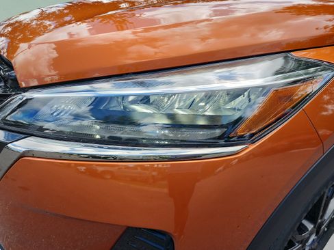Certified 2024 Nissan Kicks SR w/ SR Premium Package FWD image 30