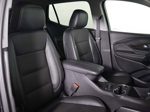 Used 2023 GMC Terrain SLT image 30