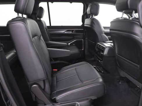 Used 2023 Jeep Wagoneer Series II w/ Convenience Group I image 15