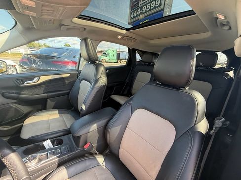 Used 2021 Ford Escape Titanium w/ Titanium Elite Package FWD image 13