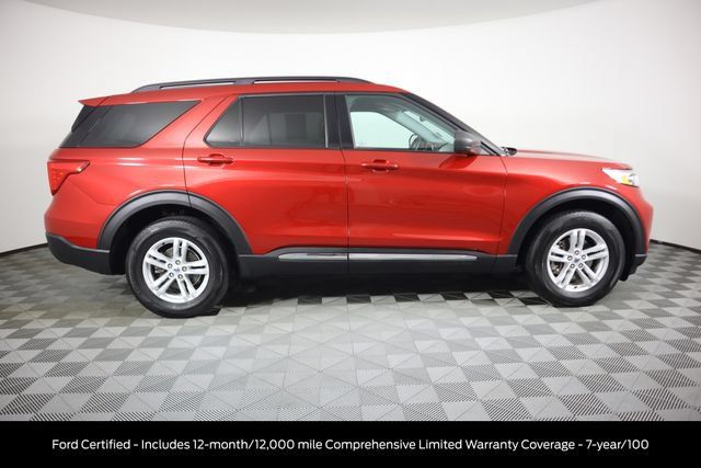 Used 2024 Ford Explorer XLT w/ Equipment Group 202A AWD/4WD image 3