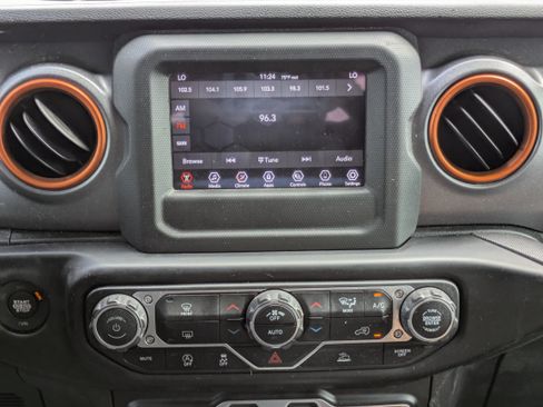 Used 2021 Jeep Gladiator Mojave image 13