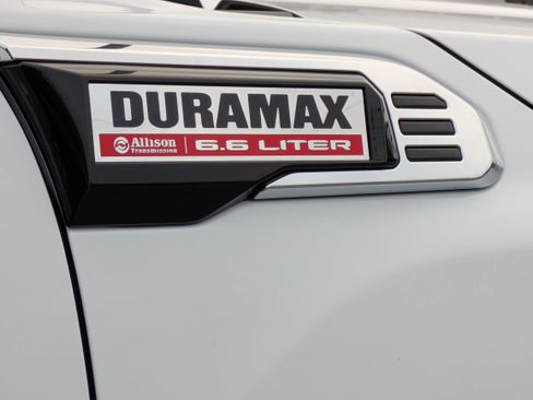 New 2026 GMC Sierra 2500 SLE image 13