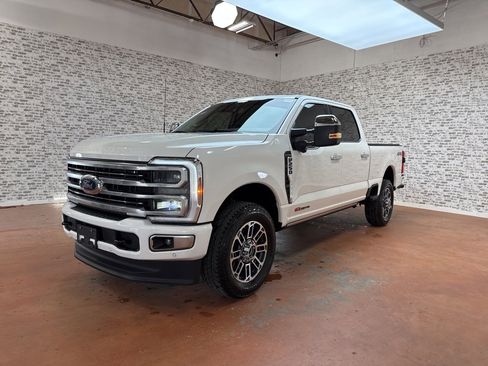 Used 2026 Ford F250 Platinum w/ Platinum Plus Package image 3