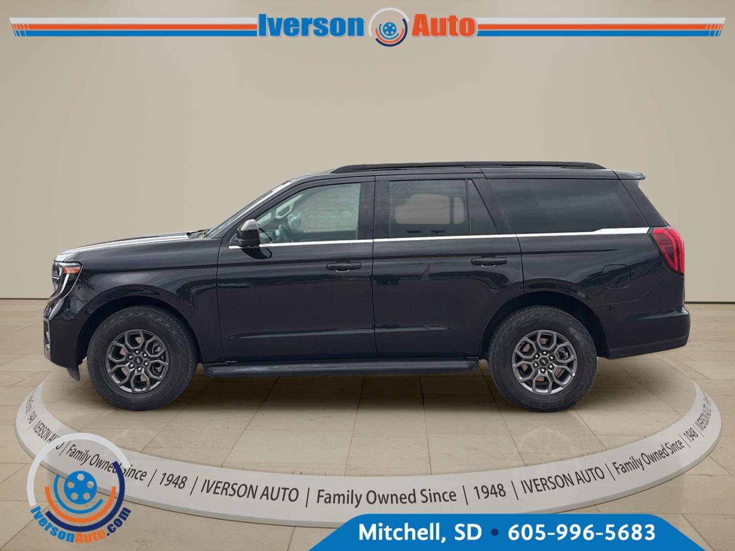 Used 2025 Ford Expedition Active AWD/4WD image 1