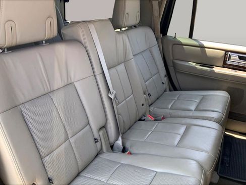 Used 2013 Lincoln Navigator 2WD w/ HD Trailer Tow Pkg image 19