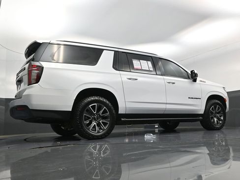 Used 2024 Chevrolet Suburban Z71 w/ Luxury Package image 19