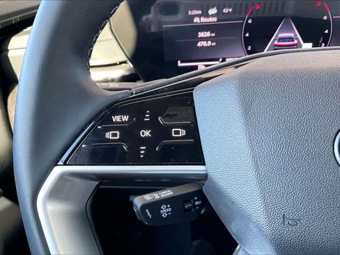 Used 2025 Audi Q5 Premium w/ Convenience Package image 23