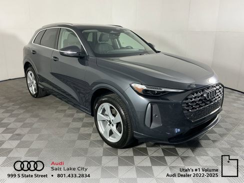 Used 2025 Audi Q5 Premium Plus w/ Premium Plus AWD/4WD image 1