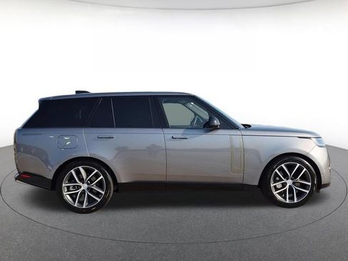 Used 2025 Land Rover Range Rover SE AWD/4WD image 4