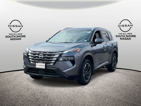Used 2025 Nissan Rogue SV w/ SV Premium Package FWD image 4