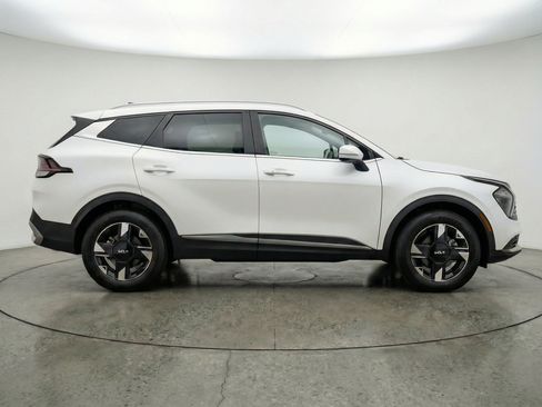 Used 2026 Kia Sportage LX FWD image 11