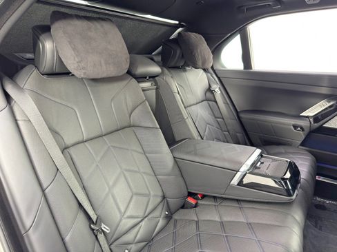 Used 2023 BMW i7 xDrive60 image 51