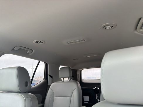 Used 2020 Chevrolet Traverse LT w/ LT Premium Package AWD/4WD image 15