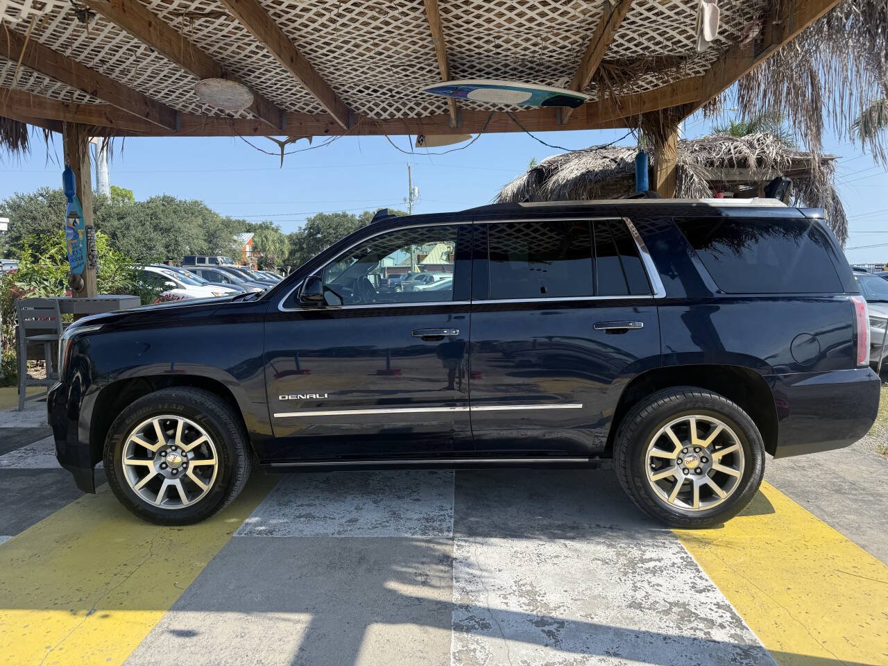 Used 2017 GMC Yukon Denali w/ Enhanced Security Package AWD/4WD image 4