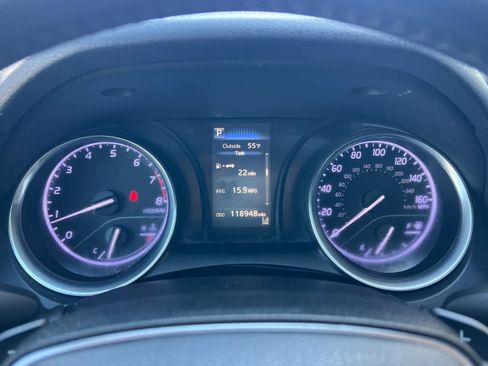 Used 2018 Toyota Camry SE w/ Moonroof Package image 23